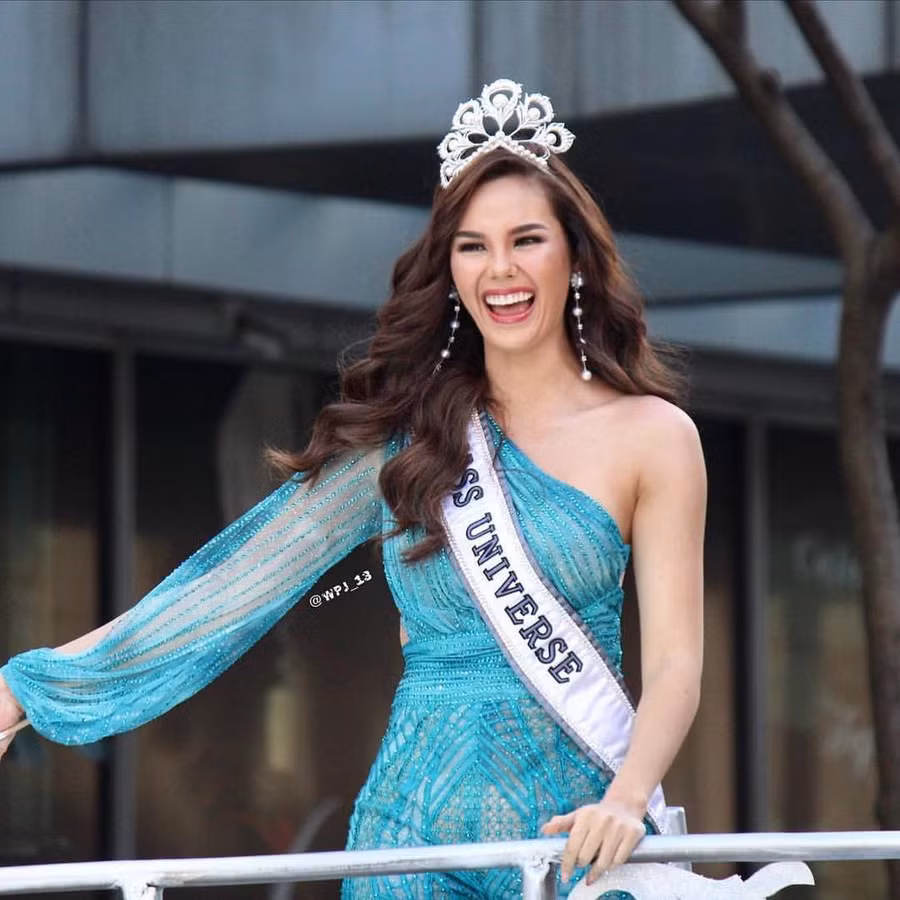 Dang dieu hanh, Hoa hau Hoan vu lam vo vuong mien 6 ty dong hinh anh 4