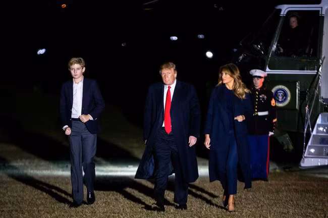 Cậu út nhà Trump 12 tuổi đã cao hơn bố, đẹp trai không thua gì các sao nhí đình đám - Ảnh 3.