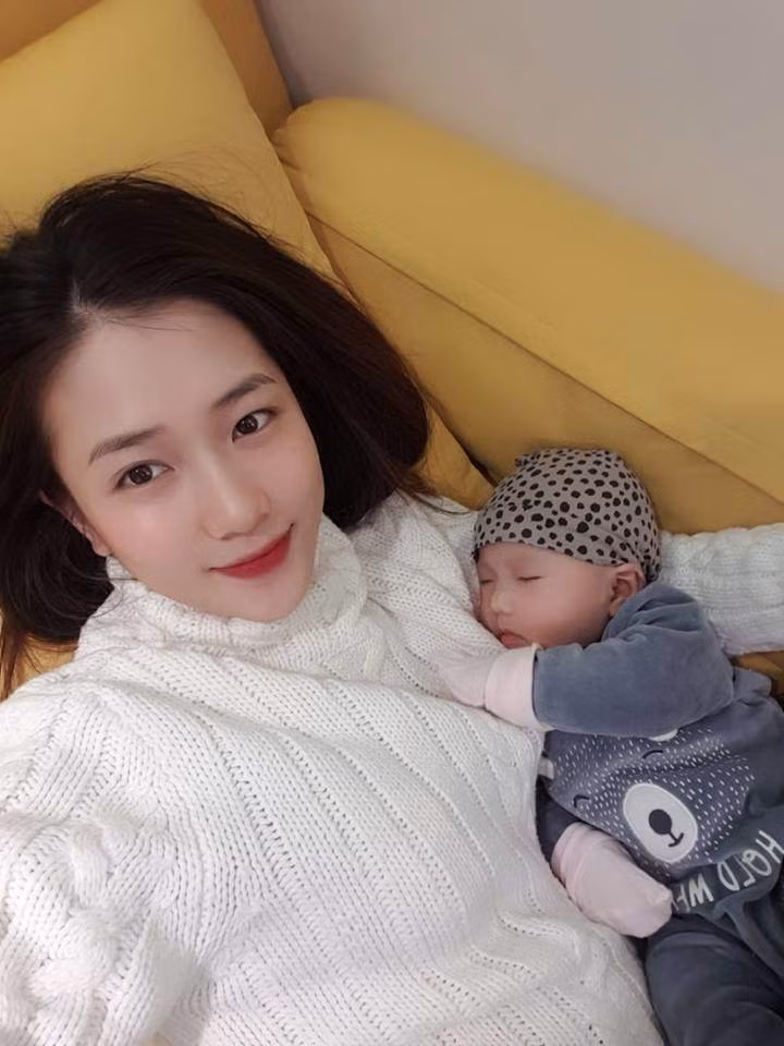 Ngỡ ngàng hội bố mẹ bỉm sữa toàn hotboy, hotgirl ảnh 7 hoi bo me bim sua toan hotboy hotgirl hoi ngo, dan mang lap tuc soi ki diem dac biet - 7