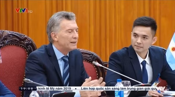 Dân mạng chao đảo "Hà Dĩ Thâm" phiên bản đời thực bên cạnh Tổng thống Argentina ảnh 5 Xuất hiện