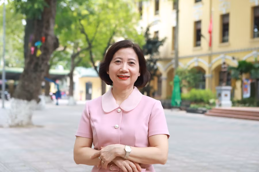 Cô Phạm Thị Hồng Hạnh đã có nhiều năm kinh nghiệm giảng dạy, ôn thi Ngữ văn cho học sinh THPT.