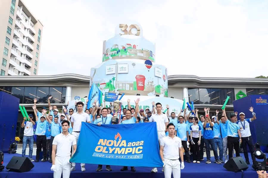 Các Novator đã cùng chung vai, sát cánh và thi đấu hết mình để mang về những thành tích ấn tượng. Đây là minh chứng cho tinh thần hợp lực phát triển của NovaGroup. Các Novator đã cùng chung vai, sát cánh và thi đấu hết mình để mang về những thành tích ấn tượng. Đây là minh chứng cho tinh thần hợp lực phát triển của NovaGroup.