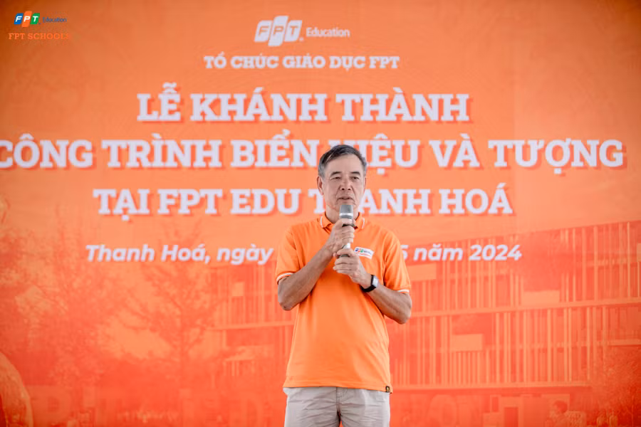Thầy Lê Trường Tùng - Chủ tịch Hội đồng trường trường Đại học FPT bày tỏ niềm vui khi FPT School Thanh Hoá sắp hoàn thiện cơ sở vật chất