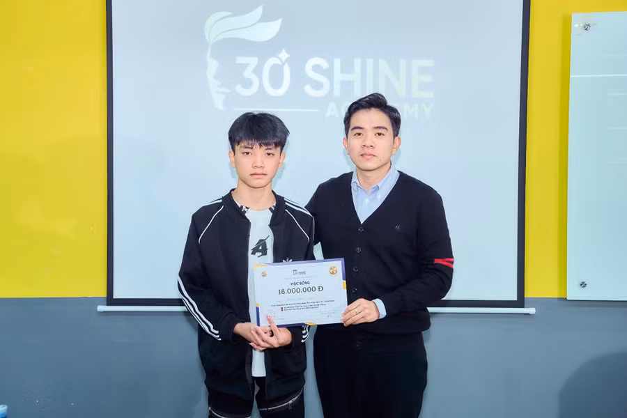 30Shine tài trợ học bổng 50% dạy nghề tóc, ký kết việc làm 2 năm ảnh 1