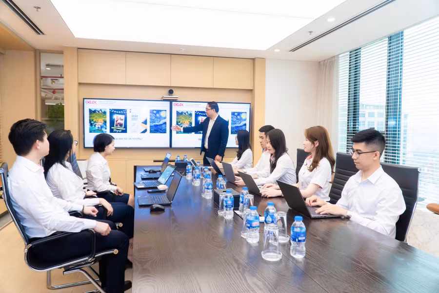 GELEX xây dựng đội ngũ giảng viên nội bộ giúp doanh nghiệp chủ động trong các hoạt động đào tạo. GELEX xây dựng đội ngũ giảng viên nội bộ giúp doanh nghiệp chủ động trong các hoạt động đào tạo.