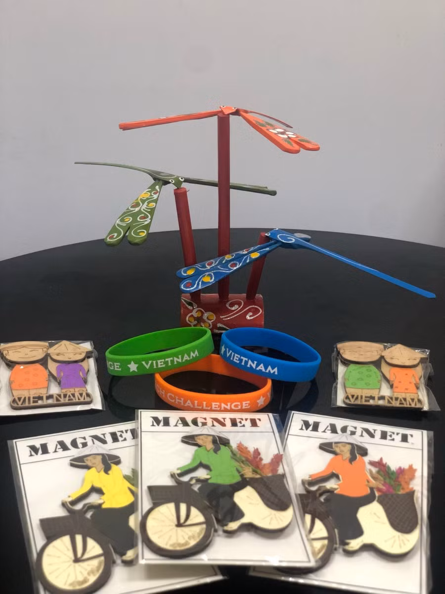 Những con chuồn chuồn tre với đủ sắc màu được đội thi FPT3DN.Robotown chuẩn bị. Những con chuồn chuồn tre với đủ sắc màu được đội thi FPT3DN.Robotown chuẩn bị.