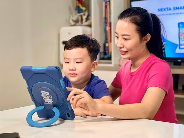 Nghỉ hè là thời điểm các bậc phụ huynh tận dụng thời gian để lấp hổng kiến thức cho con.