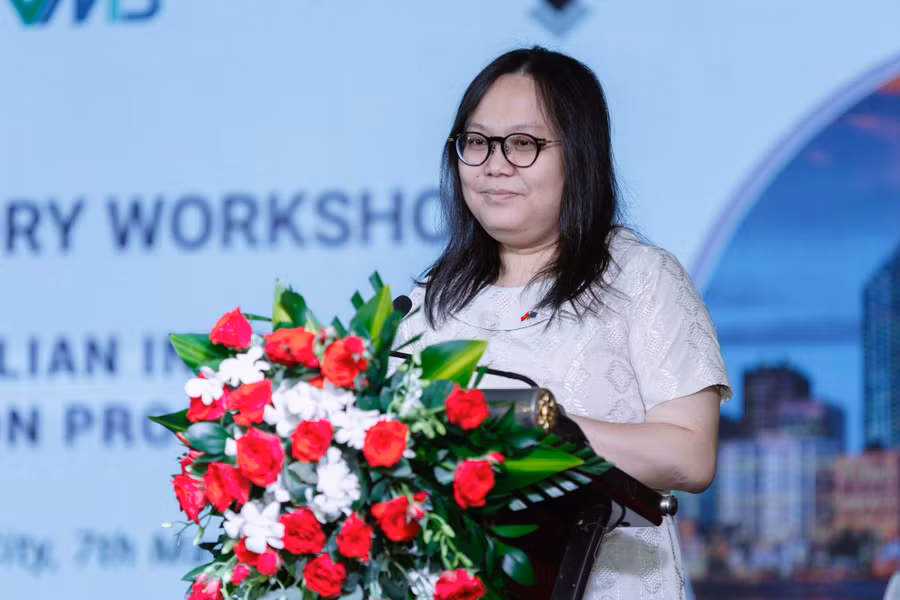Đại diện Đại sứ quán Úc - Bà Trịnh Phan Thùy Trinh Đại diện Đại sứ quán Úc - Bà Trịnh Phan Thùy Trinh