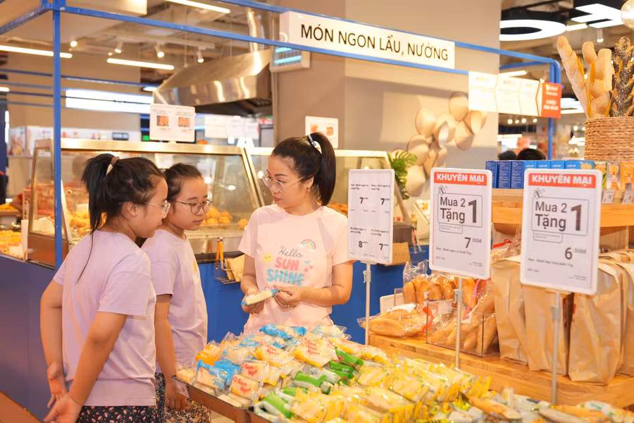 Trong tháng sinh nhật, khách hàng sẽ được tận hưởng các ưu đãi mua sắm lên tới 50% cho đa dạng ngành hàng Trong tháng sinh nhật, khách hàng sẽ được tận hưởng các ưu đãi mua sắm lên tới 50% cho đa dạng ngành hàng