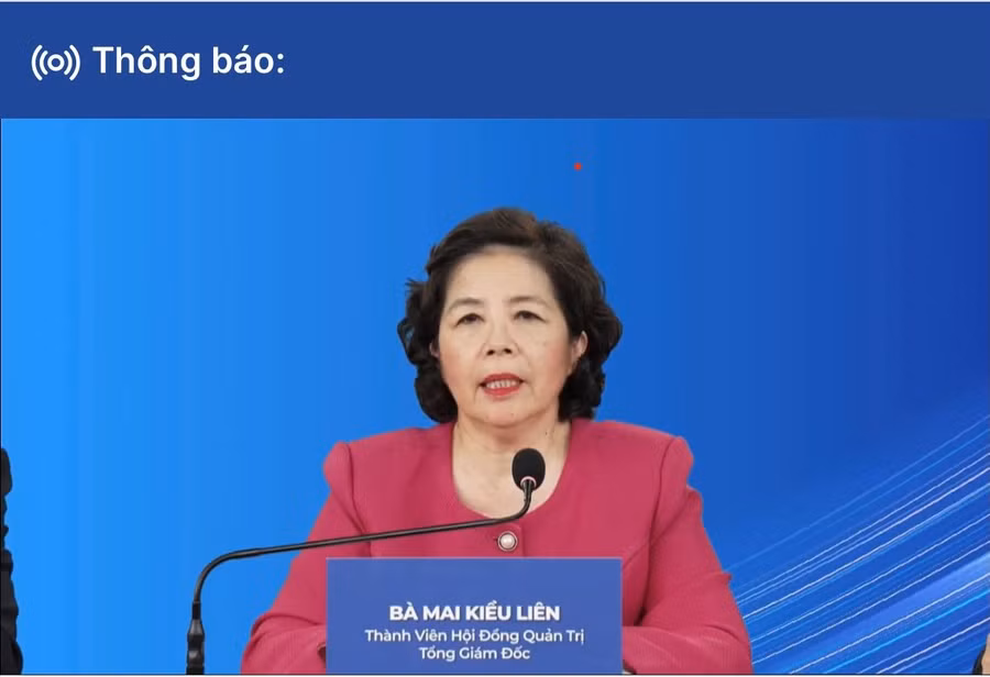Bà Mai Kiều Liên – Tổng giám đốc, Thành viên HĐQT Vinamilk trả lời các câu hỏi của cổ đông ở phiên thảo luận.