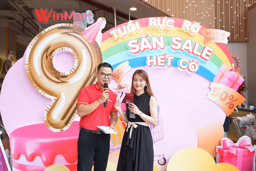 Rất nhiều WIN Voucher mua sắm trị giá 100.000đ, 200.000đ đã được trao tay các khách hàng may mắn trả lời đúng câu hỏi Rất nhiều WIN Voucher mua sắm trị giá 100.000đ, 200.000đ đã được trao tay các khách hàng may mắn trả lời đúng câu hỏi