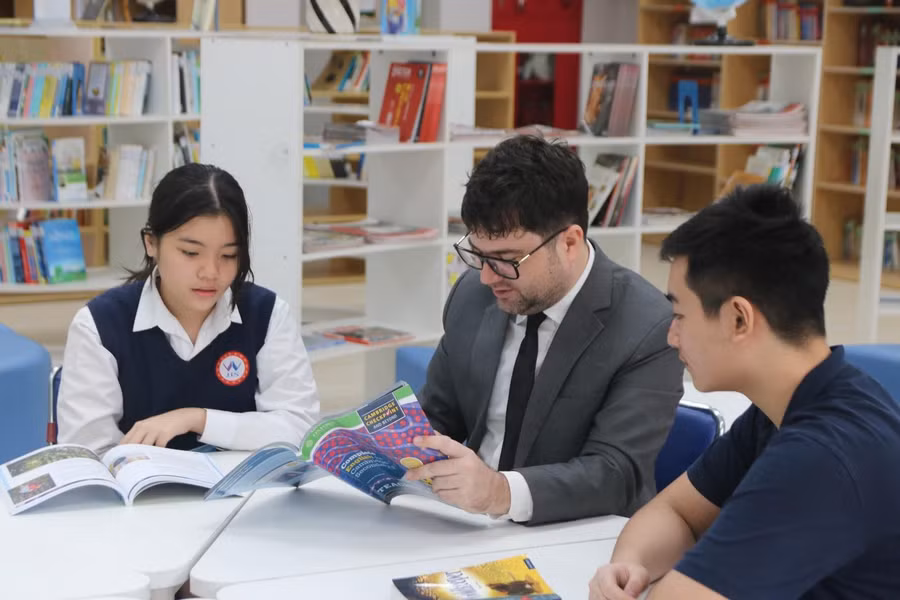 Tự tin, trách nhiệm, ham học hỏi, sáng tạo và tích cực, sẵn sàng hội nhập quốc tế, đây cũng chính là đặc điểm của học sinh JIS Tự tin, trách nhiệm, ham học hỏi, sáng tạo và tích cực, sẵn sàng hội nhập quốc tế, đây cũng chính là đặc điểm của học sinh JIS