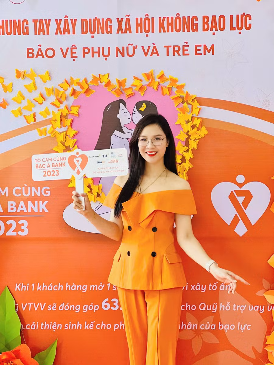 Khách hàng BAC A BANK check in góc cam.