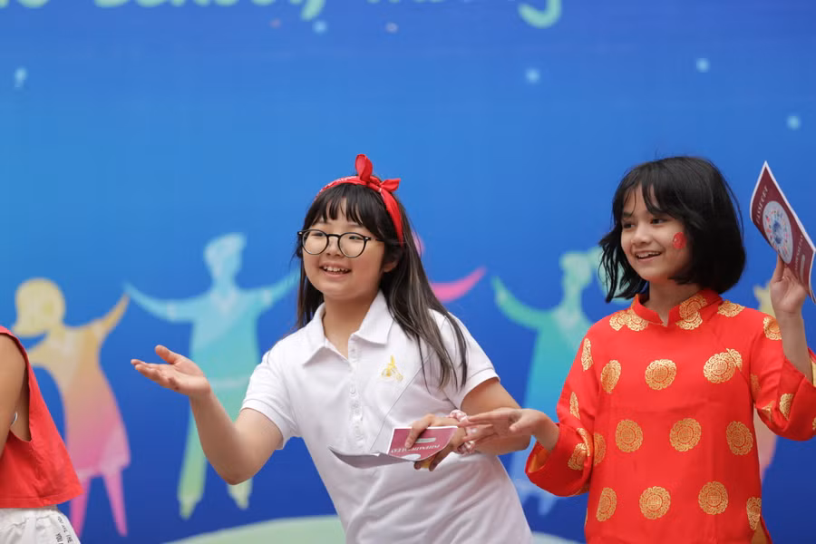 Nụ cười rạng rỡ của em học sinh HIMLAMIS Bắc Ninh