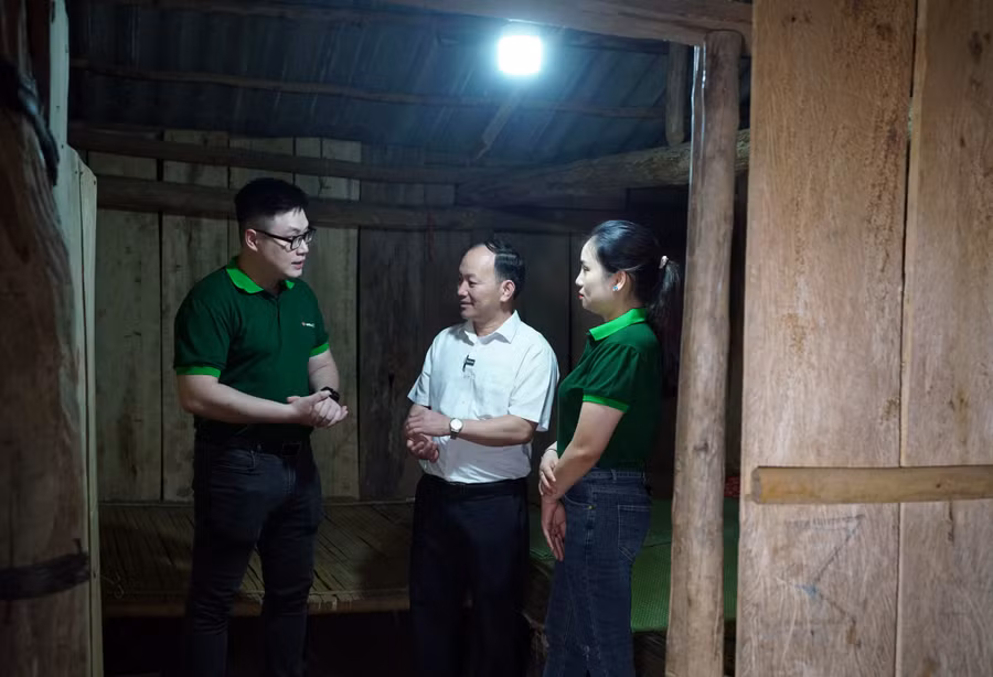 VPBank đồng hành, hỗ trợ tặng quà các điểm trường khó khăn
