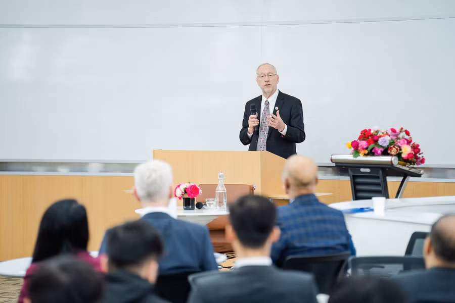 GS. Kotlikoff nhận định Lựa chọn của VinUni theo mô hình đại học đổi mới sáng tạo là rất đúng đắn khi có thể tạo động lực cho sự phát triển.