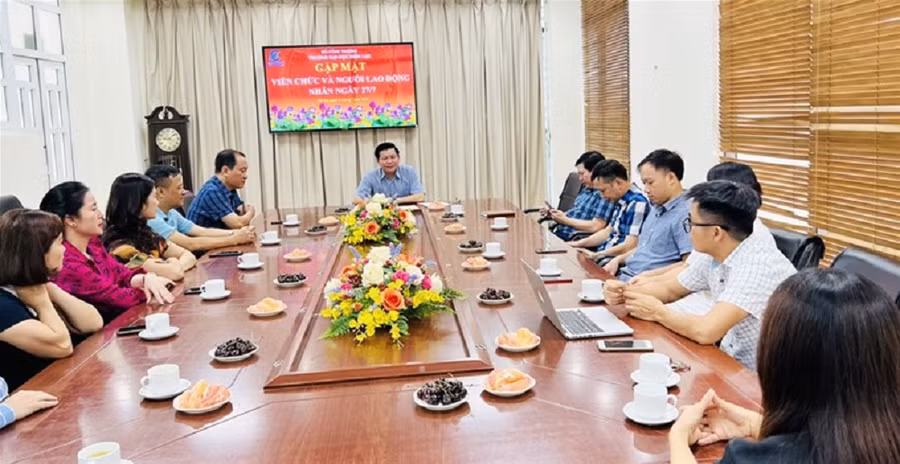 Buổi gặp mặt với những chia sẻ xúc động về một thời đau thương nhưng vô cùng hào hùng của dân tộc.