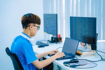 Trường Đại học CMC cam kết 100% việc làm cho toàn bộ sinh viên ngành Công nghệ Thông tin hệ song ngữ.