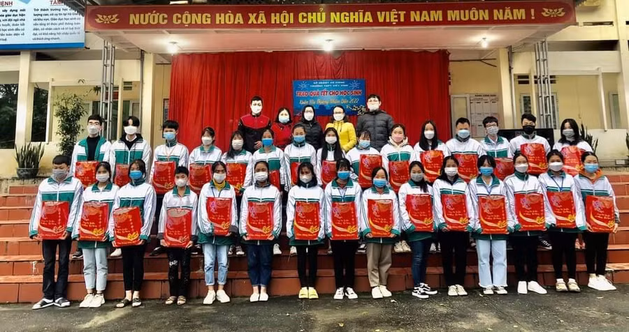 Trường THPT Việt Vinh: Xây dựng trường học văn hoá, hạnh phúc