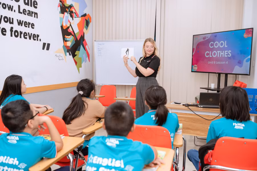 Học viên Ms Hoa Junior được định hướng học vững nền tảng và rèn luyện đồng đều 4 kỹ năng.
