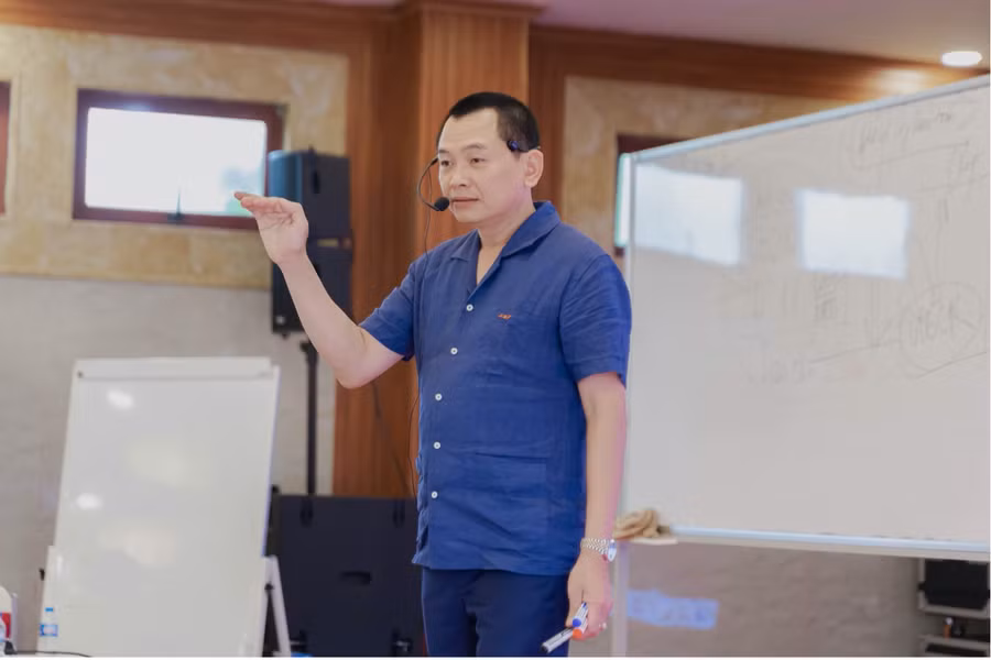 Theo ông Ngô Minh Tuấn, việc lựa chọn vào lớp 10 THPT công lập không phải là hướng đi duy nhất. Theo ông Ngô Minh Tuấn, việc lựa chọn vào lớp 10 THPT công lập không phải là hướng đi duy nhất.