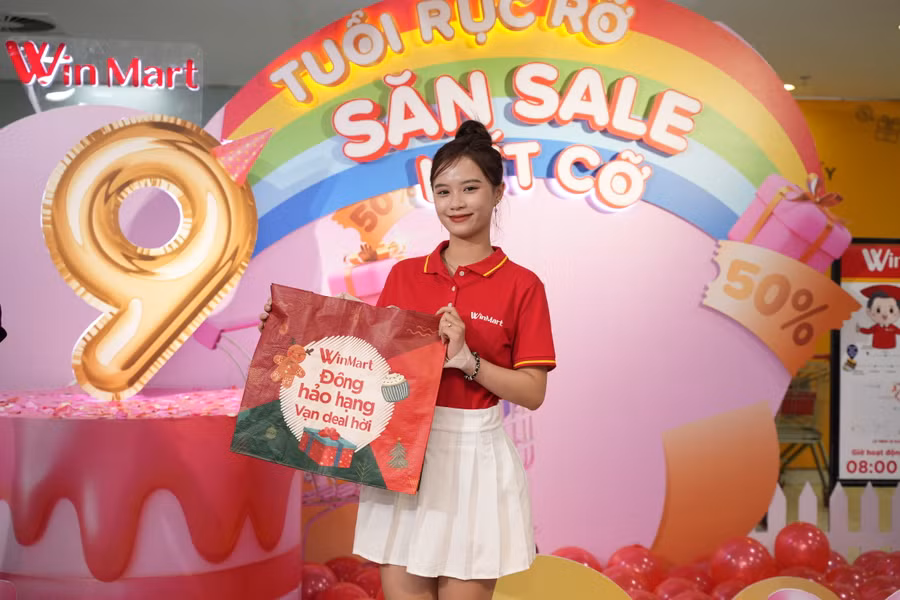 Chỉ với 8.900đ_túi, quý khách hàng đã có thể rước ngay chiếc túi mua sắm WinMart vô cùng bắt mắt, thân thiện với môi trường Chỉ với 8.900đ_túi, quý khách hàng đã có thể rước ngay chiếc túi mua sắm WinMart vô cùng bắt mắt, thân thiện với môi trường