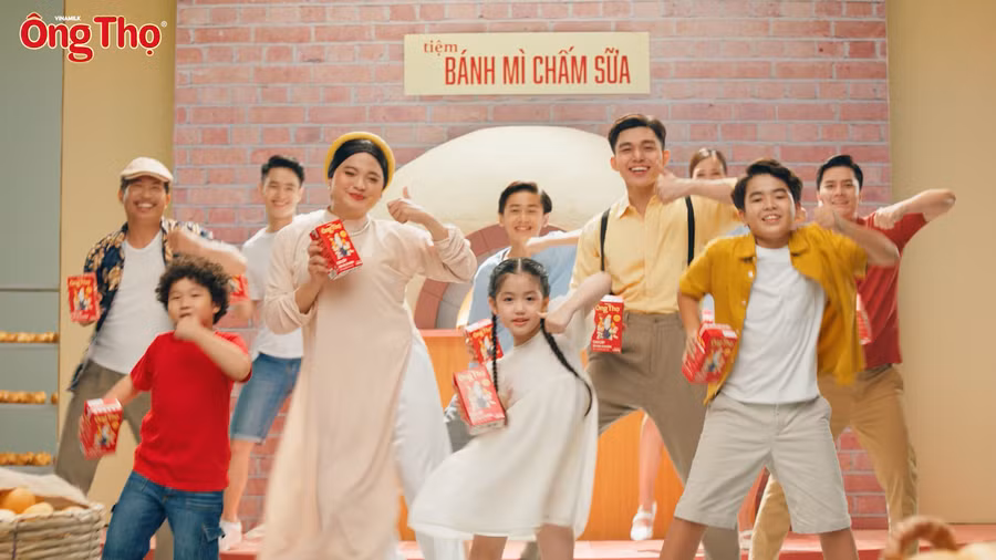 Với ngôn ngữ và cách thể hiện trẻ trung, hiện đại, chiến dịch “Bảo tàng tuổi ther” đã khéo léo gợi lại những ký ức đầy cảm xúc của người tiêu dùng bên hộp sữa Ông Thọ. Với ngôn ngữ và cách thể hiện trẻ trung, hiện đại, chiến dịch “Bảo tàng tuổi ther” đã khéo léo gợi lại những ký ức đầy cảm xúc của người tiêu dùng bên hộp sữa Ông Thọ.