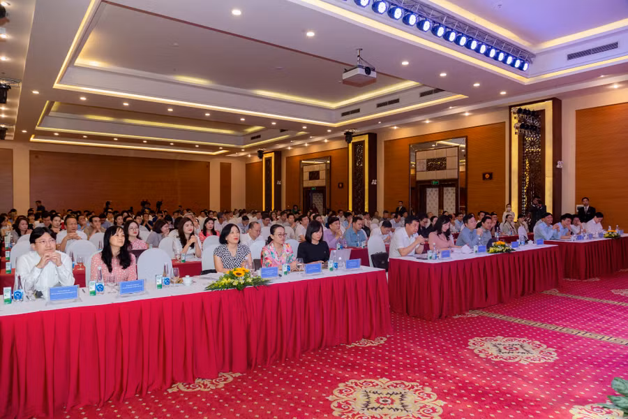 Chương trình hội thảo thu hút đông đảo đại diện các Đài truyền hình, các đơn vị truyền thông trên cả nước. Chương trình hội thảo thu hút đông đảo đại diện các Đài truyền hình, các đơn vị truyền thông trên cả nước.