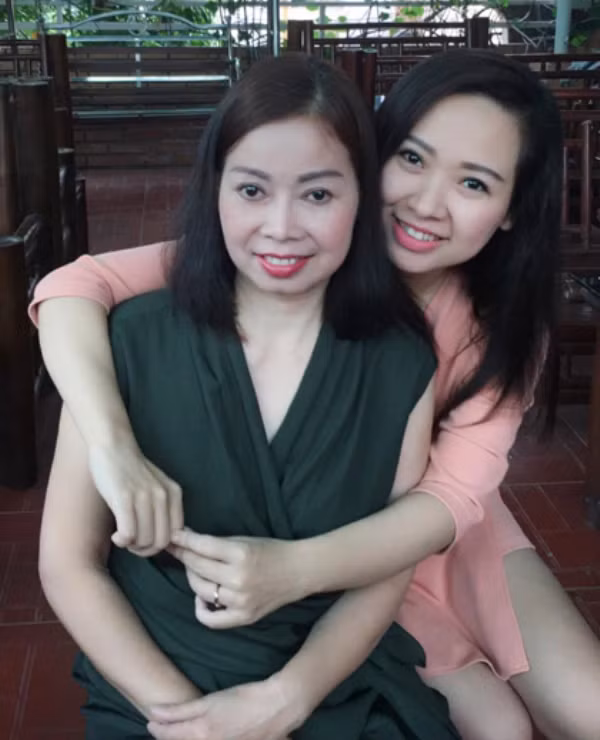 Con gái thương mẹ 14 năm ở một mình nên đăng tin tuyển chồng hộ và kết quả hết sức bất ngờ-2