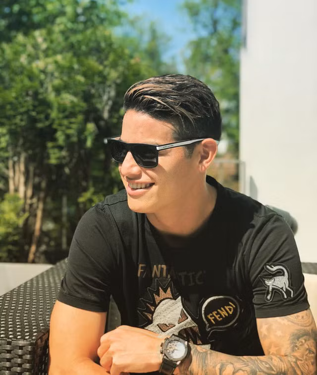 Dù là khi trên sân hay ở ngoài đời thì lúc nào trông James Rodriguez vẫn vô cùng cool ngầu