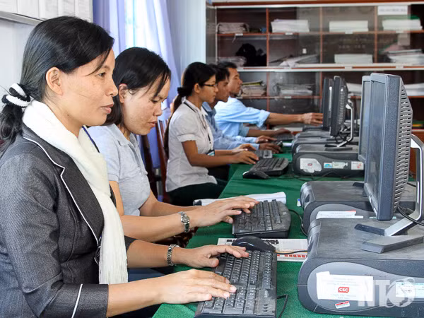Đẩy mạnh ứng dụng công nghệ thông tin trong ngành giáo dục