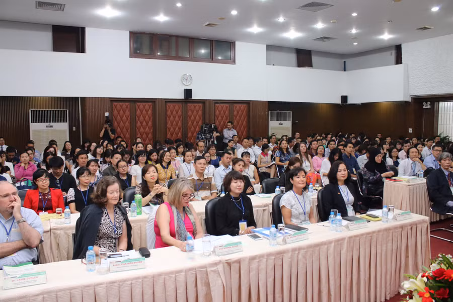 Các đại biểu tại Hội thảo quốc tế hôm nay tại Trung tâm SEAMEO RETRAC