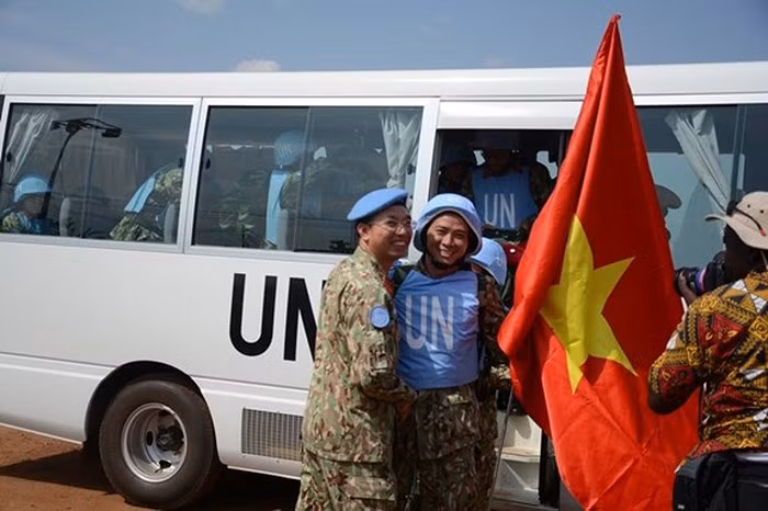 Đoàn Bệnh viện dã chiến Việt Nam tới sân bay quốc tế Juba, Nam Sudan