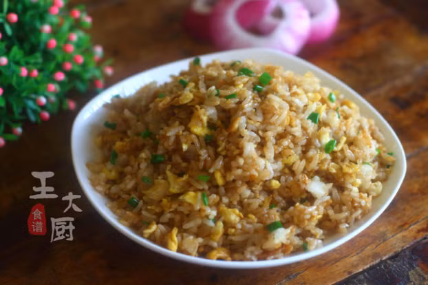 Cơm chiên trứng cứ làm theo kiểu này đảm bảo thơm ngon, hấp dẫn hơn nhiều 6