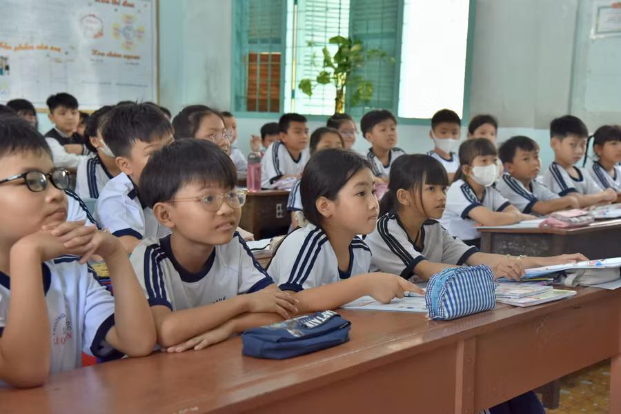 Học sinh Trường Tiểu học Lê Quý Đôn (TP. Cao Lãnh) Học sinh Trường Tiểu học Lê Quý Đôn (TP. Cao Lãnh)