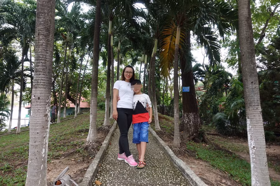 Những ngày vui hiếm hoi của mẹ con chị Y. Những ngày vui hiếm hoi của mẹ con chị Y.