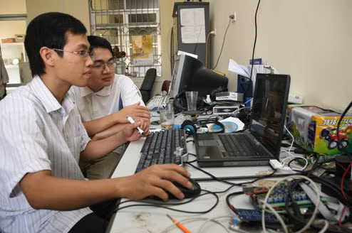 Sinh viên trong phòng thực hành. Ảnh minh hoạ Internet