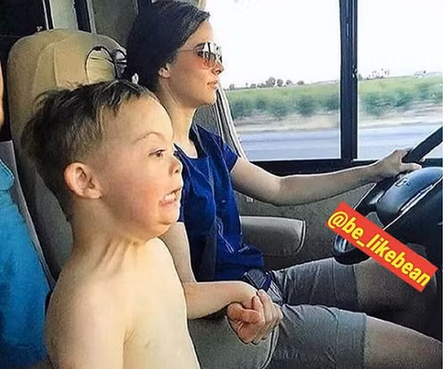 Cảm giác khi mẹ lái xe. Cảm giác khi mẹ lái xe.