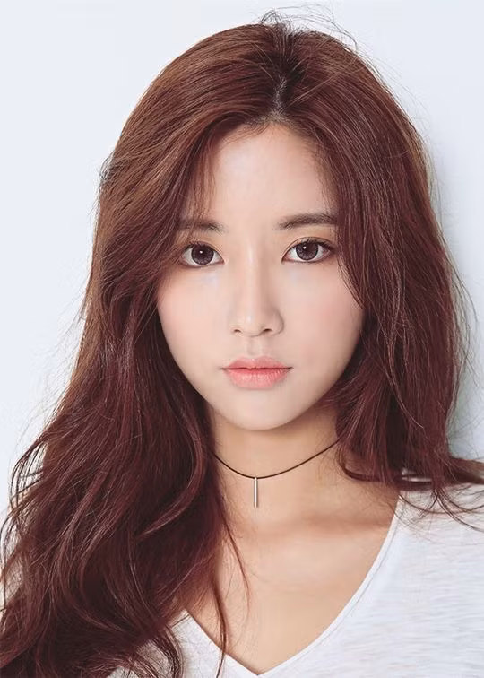 Những kiểu tóc giúp "độn cằm" vlive cho mặt tròn ảnh 2
