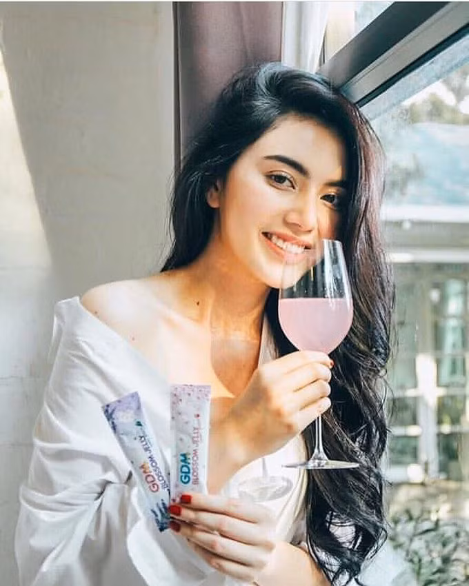 Sao nữ đóng MV mới của Sơn Tùng chuộng style hiện đại, cá tính
