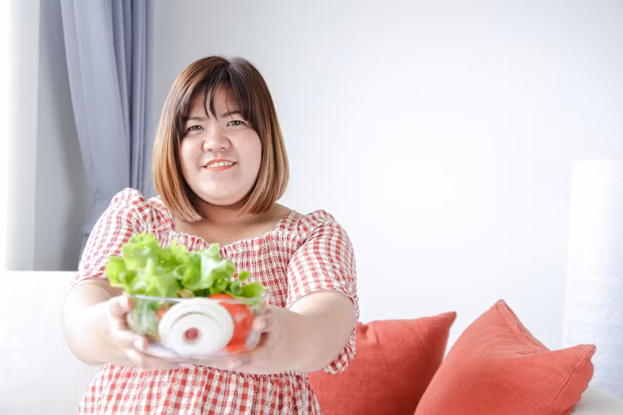 Để đốt cháy mỡ bụng hiệu quả nhất, bạn cần thay đổi lối sống trước tiên. (Ảnh: ITN)