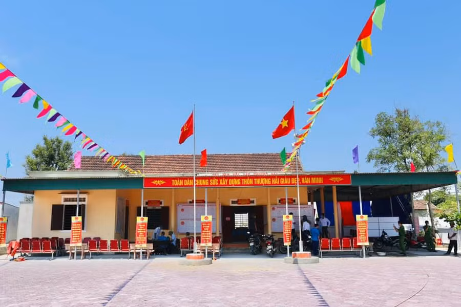 Ngày hội lớn non sông, đất nước, toàn dân đi bầu cử.