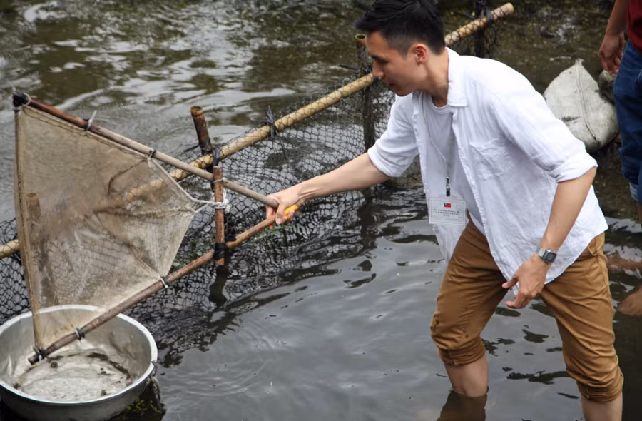 Thời điểm tốt nhất đến tham quan Công viên sinh thái đầm lầy Mataian là từ tháng 5 đến tháng 8, mùa sen nở. Hầu hết du khách đều tới đây để ngắm hoa sen.