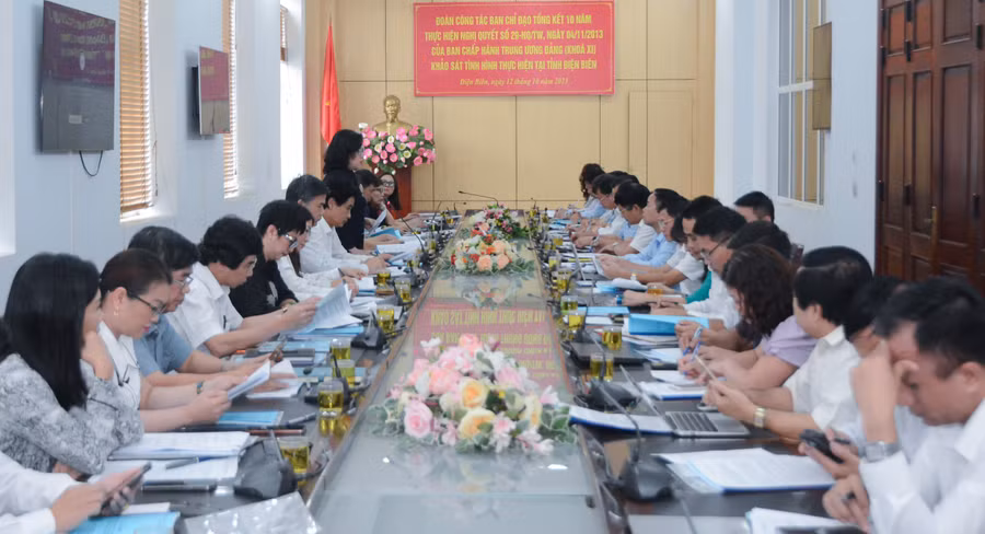 Quang cảnh buổi làm việc.