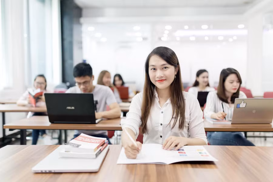 Các trường đại học đang đóng vai trò quan trọng trong việc đáp ứng nhu cầu học tập liên tục của mọi người