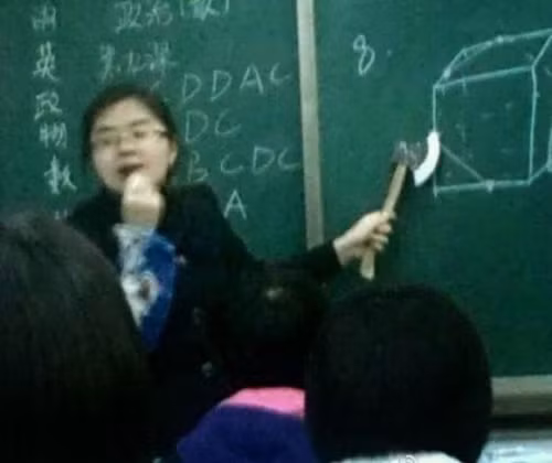Nghe nói lớp học này ngoan lắm.