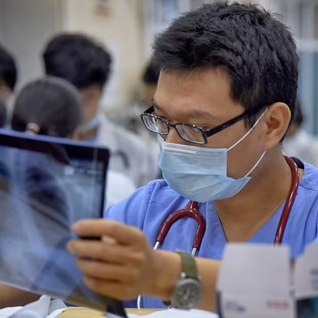  Bác sĩ Ngô Đức Hùng 
