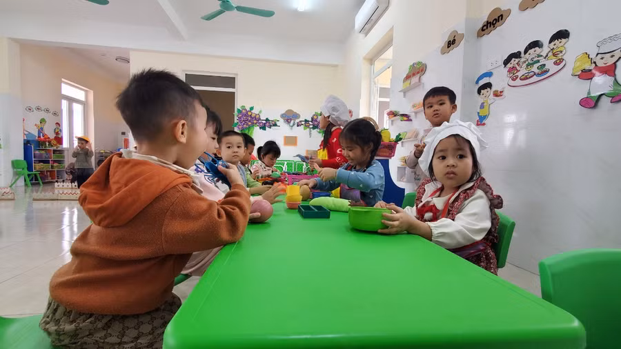 Học sinh Trường Mầm non Đông Tiến đã được vào học trong ngôi trường mới. (Ảnh: NT)