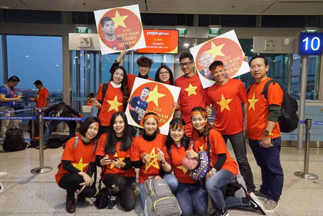 Những cổ động viên đi máy bay Vietjet sang Thường Châu - Trung Quốc cổ vũ trận chung kết lịch sử của đội tuyển U23 Việt Nam