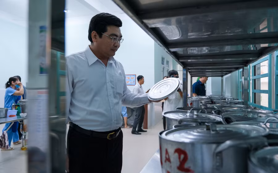 Lãnh đạo Sở kiểm tra công tác tổ chức bán trú.